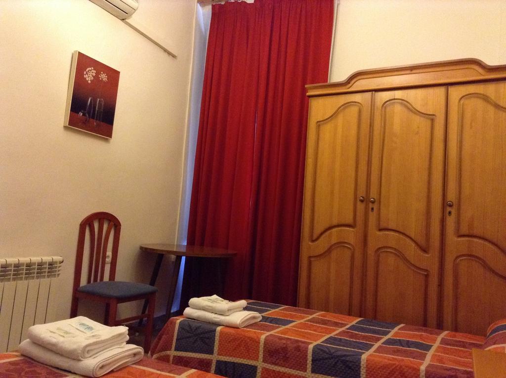 Pension La Milagrosa Granada Room photo